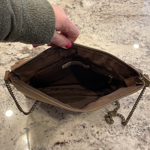 T-Shirt & Jeans brown faux leather purse. - Picture 4 of 7